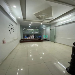 Cho thuê nhà nguyên căn mặt tiền đường trong khu K300