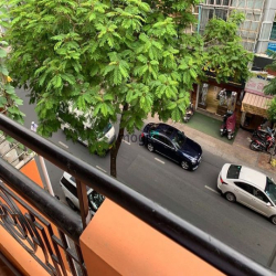 Thuê căn hộ Lý Chính Thắng Q3 - Full nội thất - Balcony - Thang máy