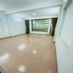 Cho thuê nhà nguyên căn mặt tiền đường trong khu K300