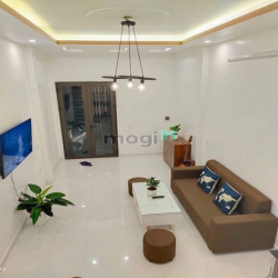 Cho thuê nhà Văn Cao full nội thất