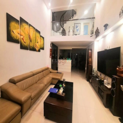 Biệt thự sân vườn Vệ Hồ. Sống thư thái với cafe view hồ Tây. DT 140m2
