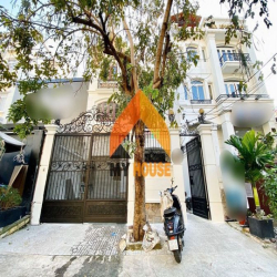 VILLA sân vườn xinh lung linh TT THẢO ĐIỀN 250M2