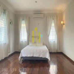 Biệt Thự Hồ Bơi Trung Tâm Thảo Điền 380m2 - Có Bảo Vệ