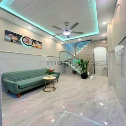 ?Nhà đẹp Hẻm 1/ sát MT Hậu Giang 7,8x7,5m vuông 2 tầng 3PN vào ở ngay