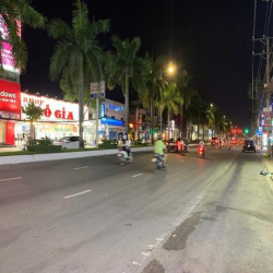 Nhà 4 lầu mặt tiền 3 tháng 2 gần hẻm 51, NK, Cần Thơ - 38 tỷ