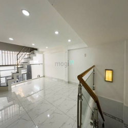 Nhà Mới Ở Ngay Chỉ 5 Tỷ Nhỉnh Xíu, (3.8 X 10) A4 Nở Hậu, Sát Mặt Tiền.