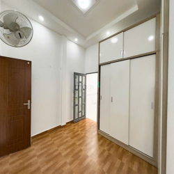 Nhà Mới Ở Ngay Chỉ 5 Tỷ Nhỉnh Xíu, (3.8 X 10) A4 Nở Hậu, Sát Mặt Tiền.
