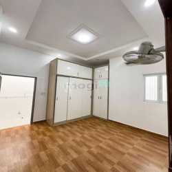 Nhà Mới Ở Ngay Chỉ 5 Tỷ Nhỉnh Xíu, (3.8 X 10) A4 Nở Hậu, Sát Mặt Tiền.