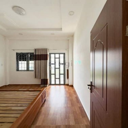 Nhà Mới Ở Ngay Chỉ 5 Tỷ Nhỉnh Xíu, (3.8 X 10) A4 Nở Hậu, Sát Mặt Tiền.