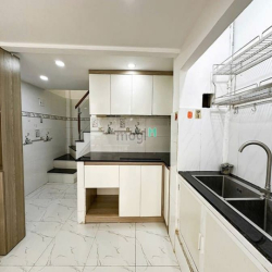 Nhà Mới Ở Ngay Chỉ 5 Tỷ Nhỉnh Xíu, (3.8 X 10) A4 Nở Hậu, Sát Mặt Tiền.