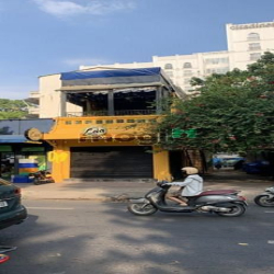 nhà hàng MT Nguyến Đình Chiểu, Q3. DT: 4,5 x26m, Kc: trệt 1 lầu