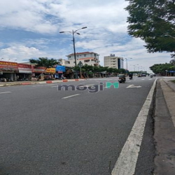 Bán nhà mặt tiền Lê Văn Việt, Q9, 148m2, vỉa hè 3m, cho thuê 450tr/th