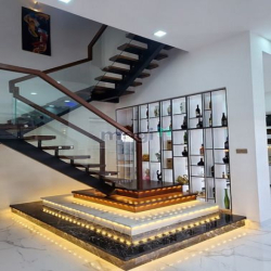 Bán nhanh thiện chí siêu Biệt thự tại ĐẶNG THÙY TRÂM ,DT:12x20m,3 Lầu