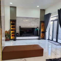 Bán nhanh thiện chí siêu Biệt thự tại ĐẶNG THÙY TRÂM ,DT:12x20m,3 Lầu