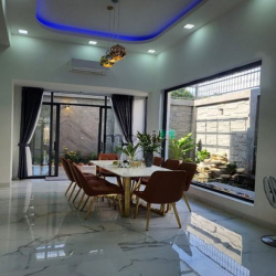 Bán nhanh thiện chí siêu Biệt thự tại ĐẶNG THÙY TRÂM ,DT:12x20m,3 Lầu
