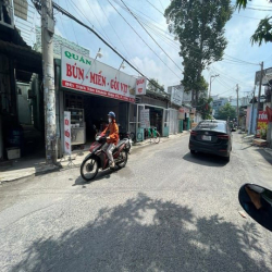 Ô tô đỗ cổng - ngay đại học gtvt quận 12 - 56m2, 3 tầng, nhà đẹp ở