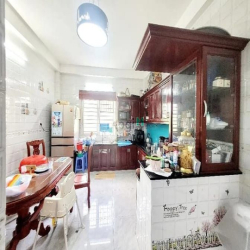 Khu Vip Bàu cát, Nhà to, gần mặt đường