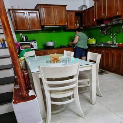 Làm ăn phá sản bán gấp nhà 60m2,1 trệt 2 lầu,SHR,830tr,Đỗ xuân hợp,q9