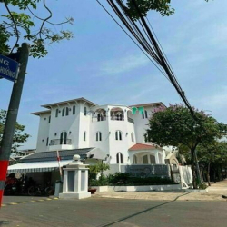 Bán Biệt Thự Mặt Tiền Nguyễn Văn Hưởng, Thảo Điền DT 400m2 giá 113 tỷ