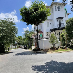 Bán Biệt Thự Mặt Tiền Nguyễn Văn Hưởng, Thảo Điền DT 400m2 giá 113 tỷ