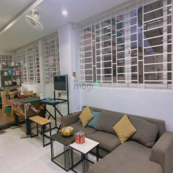 Phòng trọ ký túc xá Quận 5 giá 1tr2 bao điện nước wifi, máy lạnh, giặt
