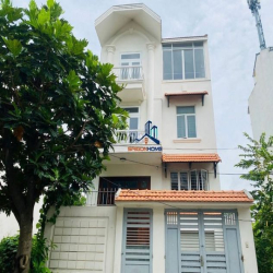 Nhà riêng, biệt thự Trần Não - gara trệt 2 lầu 5PN 350m2