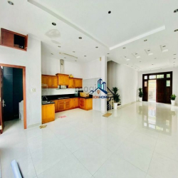 Nhà riêng, biệt thự Trần Não - gara trệt 2 lầu 5PN 350m2