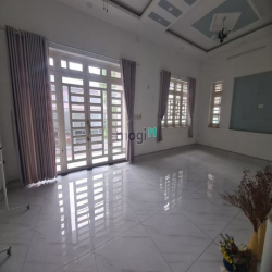 Cho Thuê Nhà Sân Rộng Hà Huy Giáp Q12. Dt: 600m Giá 60tr