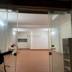 Cho thuê nhà riêng ngõ 167 dịch vọng cầu giấy diện tích 45m2 x tầng