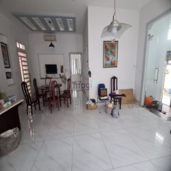 Cho Thuê Nhà Sân Rộng Hà Huy Giáp Q12. Dt: 600m Giá 60tr