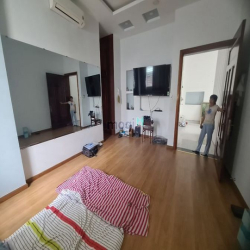 Cho Thuê Nhà Sân Rộng Hà Huy Giáp Q12. Dt: 600m Giá 60tr