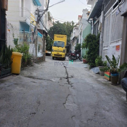 Nhà đẹp 3 tầng, xe hơi ngủ trong nhà. 60 m2 hẻm thông 1979 HTP. 5,2 t