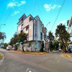 Nhà 2 lầu góc 2 mặt tiền đường số 3 và 9 KDC Nam Long, Cần Thơ