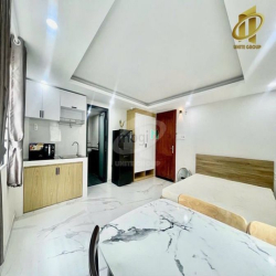 CĂN HỘ  full nội thất cửa sổ lớn mặt tiền - Bến vân đồn Quận 4