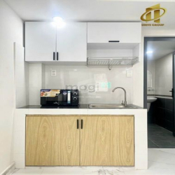 CĂN HỘ  full nội thất cửa sổ lớn mặt tiền - Bến vân đồn Quận 4