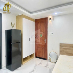 CĂN HỘ  full nội thất cửa sổ lớn mặt tiền - Bến vân đồn Quận 4