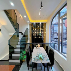 Chính Chủ Bán Nhà Đẹp Lung Linh Tú Xương- P7 - Q3 , 65m2,SHR,Giá 2tỷ3