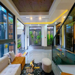 Chính Chủ Bán Nhà Đẹp Lung Linh Tú Xương- P7 - Q3 , 65m2,SHR,Giá 2tỷ3