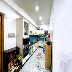 Bán căn hộ 150m2 3pn SHR tầng thấp chung cư Linh Tây