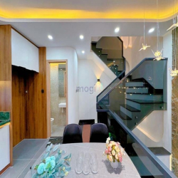 Chính Chủ Bán Nhà Đẹp Lung Linh Tú Xương- P7 - Q3 , 65m2,SHR,Giá 2tỷ3