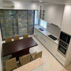 Cần bán căn nhà đường Huỳnh Tịnh Của, P.8,Quận 3, DT 4.2x13m, nhà HXH,