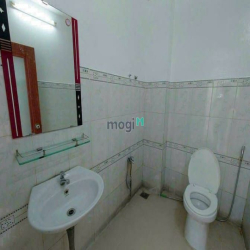 Bán nhà 1t1l Trần Bình Trọng Q5 52M2 giá 100% 1ty970tr hẻm xe hơi