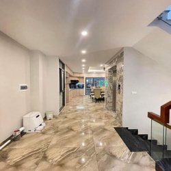 Bán nhà Sài Đồng Long Biên 65m 6 tầng đường rộng 6m có Gara Ô tô,Thang