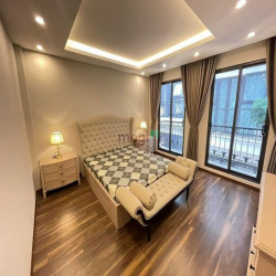 Bán nhà Sài Đồng Long Biên 65m 6 tầng đường rộng 6m có Gara Ô tô,Thang