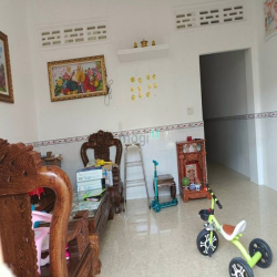 Gia đình tôi về quê định cư cần bán căn nhà sổ riêng giá rẻ