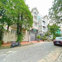 Giá tốt - Biệt thự hầm 4 lầu ST KDC Him Lam, Phường Tân Hưng, Quận 7
