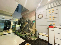 Bán Nhà Phố Nguyễn Chí Thanh. Đống Đa. DT 105M. 5 Tầng. Giá 20 Tỷ