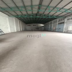 Xưởng cho thuê dt 1000m2 Giá 40tr Nguyễn Văn Bứa