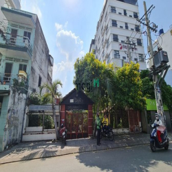 Cho thuê biệt thự sân vườn hơn 700m2, Ngang 16m -305 Nguyễn Văn Đậu, Q
