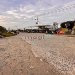 Nhà Và Đất NGAY Chợ Long Cang Kế Xí Nghiệp May Thuận Phương Long An